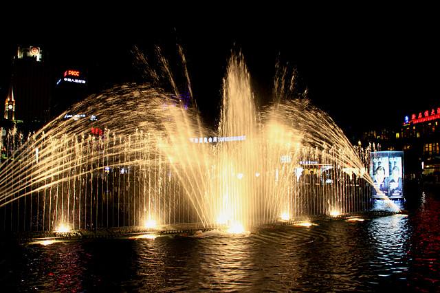 天一广场音乐喷泉图片